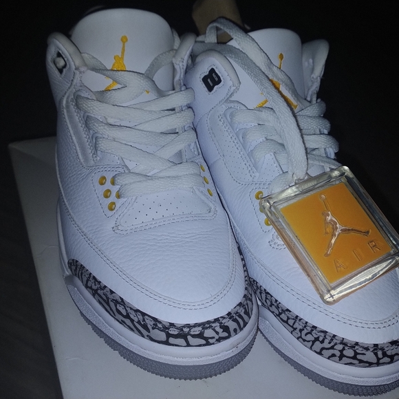 Air Jordans 3 retro  laser orange size us 8w - Picture 3 of 4